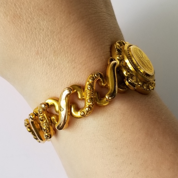 Relisted - antique locket expansion bracelet gold tone - Picture 10 of 15